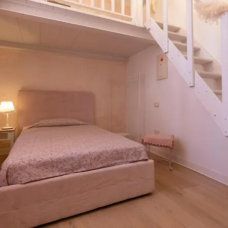 Casa Indipendente Con Giardino A Marina Di Pisa